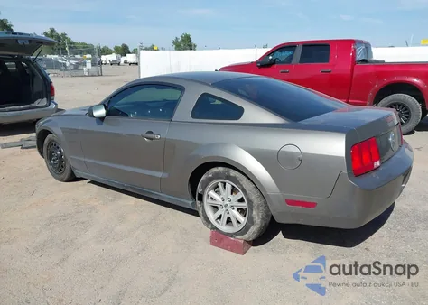 2005 Ford Mustang V6 Deluxe/V6 Premium из США, поврежденный, VIN 1ZVFT80N855188513